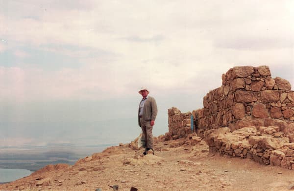 masada-overlooking-dead-sea